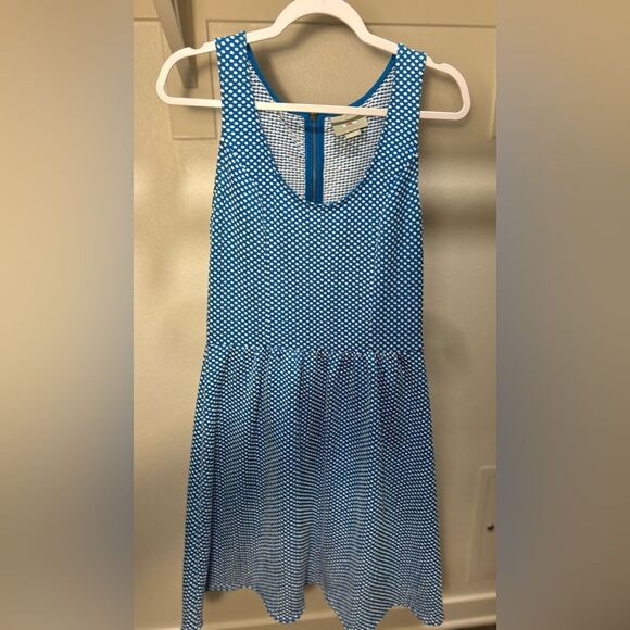ANTHROPOLOGIE Maeve Textured Caldera Dress Blue White Polka Dot - Size M - Picture 1 of 3